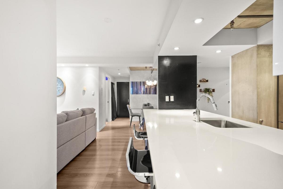 Beautiful 2 Bed Home Dt With Free Parking Vancouver Exterior foto
