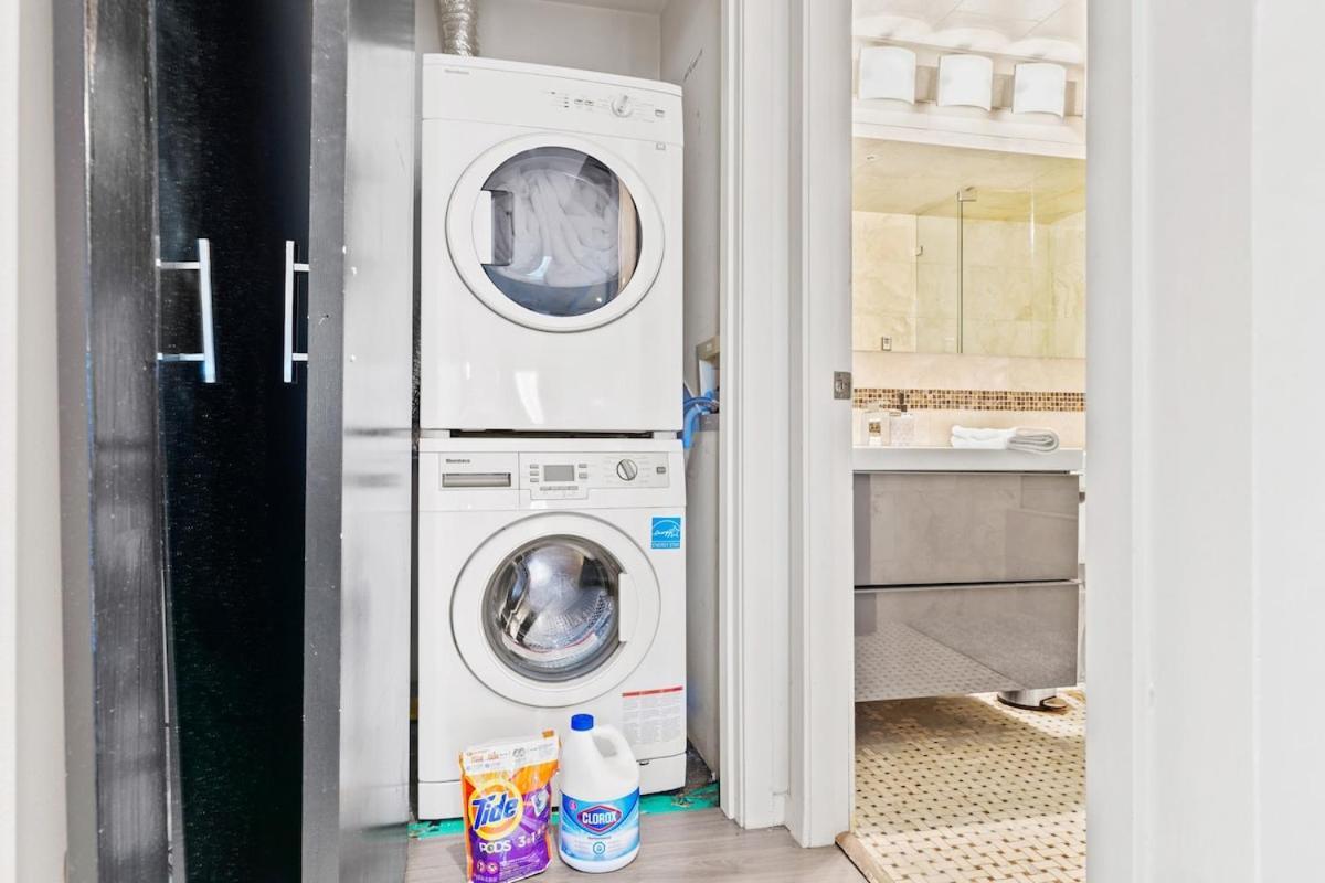 Beautiful 2 Bed Home Dt With Free Parking Vancouver Exterior foto