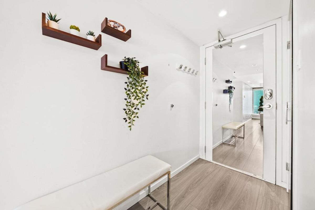 Beautiful 2 Bed Home Dt With Free Parking Vancouver Exterior foto